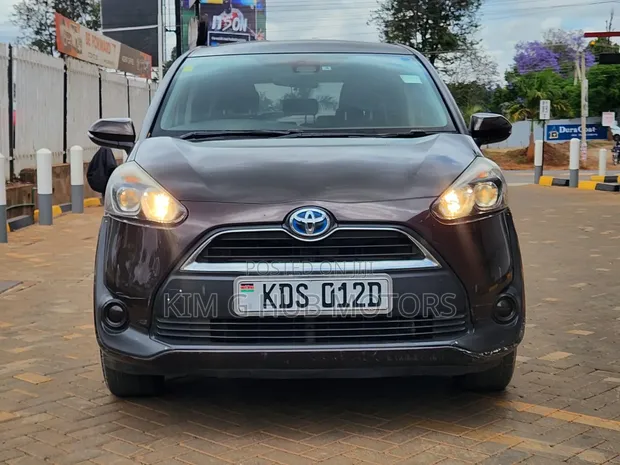 Toyota Sienta 1.5 Hybrid FWD (6-seater) 2017 Pink - 1