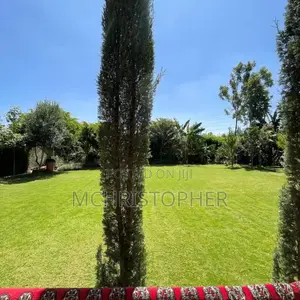 5 Bedroom Maisonette with Guest Wing & SQ in Hardy