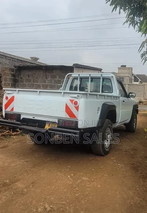 Nissan Patrol Pickup 2016 White - 1