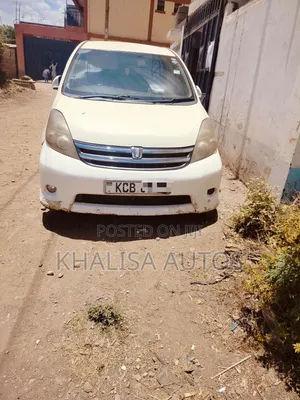 Toyota Isis 2007 White