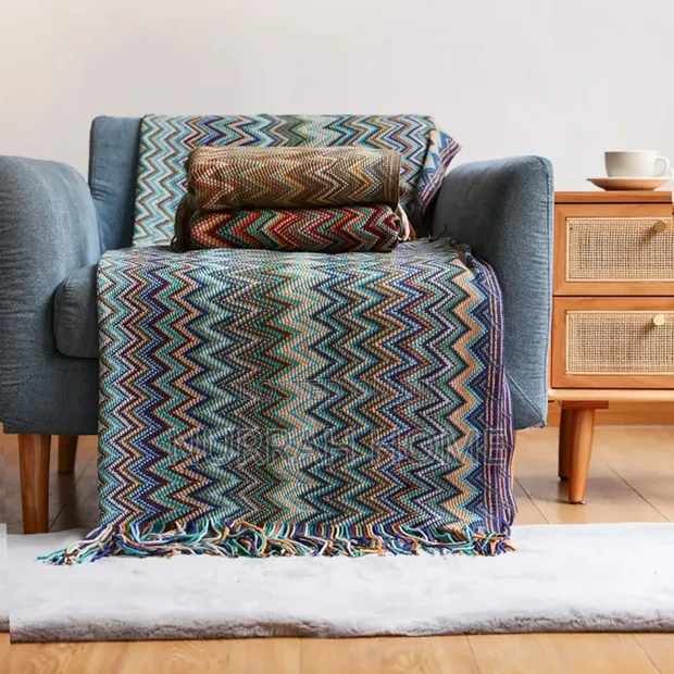 Boho Chic Knitted Throw Blanket with Tassels - 1