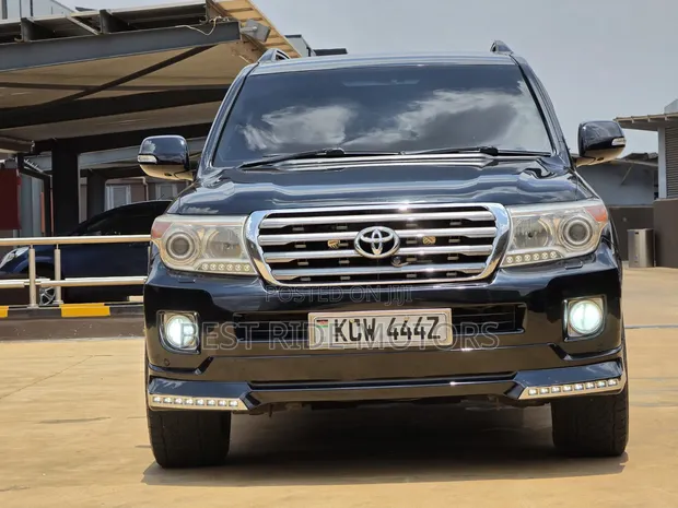 Toyota Land Cruiser V8 2012 - 1
