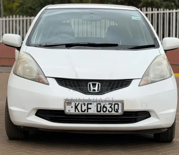 Honda Fit 2008 White - 1