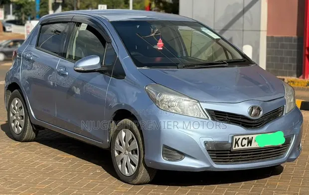 Toyota Vitz 2013 Bluu - 1