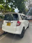 Toyota Ractis 2010 White - 4
