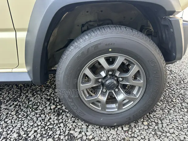 Suzuki Jimny 2019 Beige - 1