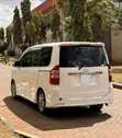 Toyota Noah 2011 White - 3