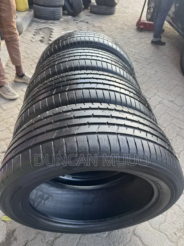 225/55 R19 Toyo Tyres - Ex-Japan - 1