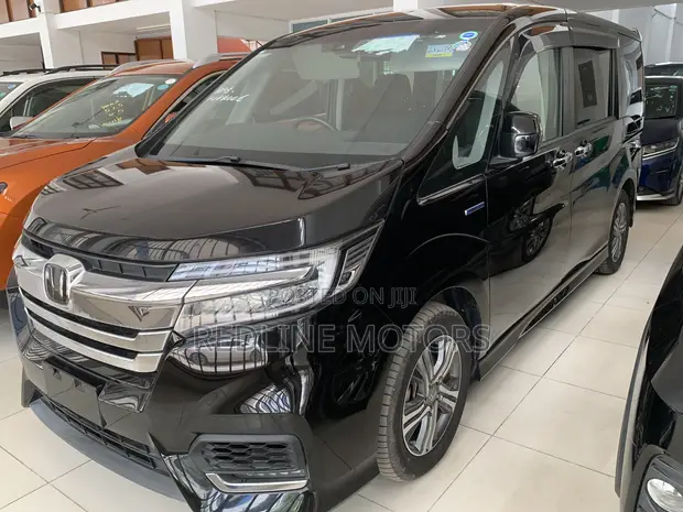 Honda Stepwgn 2019 Nyeusi - 1