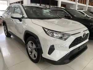 Toyota RAV4 Limited AWD 2020 White