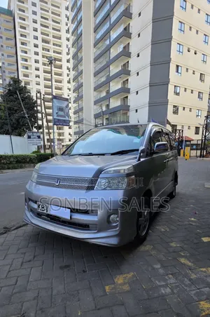 Toyota Voxy X 2WD 8-Seater 2007 Silver