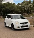 Suzuki Swift 2010 Nyeupe - 2