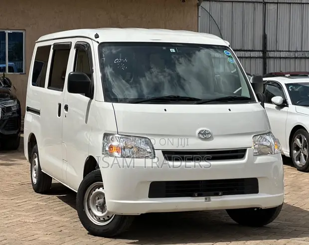 Toyota TownAce 2019 Nyeupe - 1