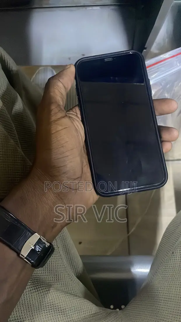 Apple iPhone 11 128GB Blue - 1