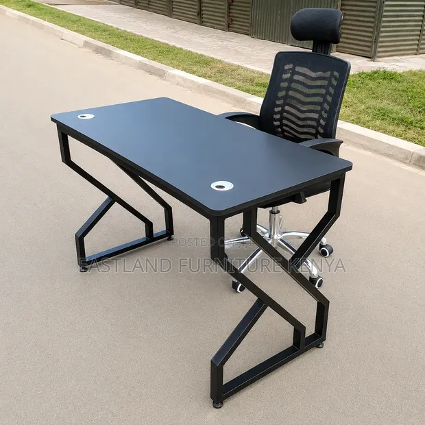 Kiti cha Ofisi cha Z-Frame Nyeusi cha Premium na Kiti cha Mesh cha Ergonomic - 1