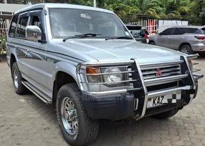 Mitsubishi Pajero 2007 Nyeupe