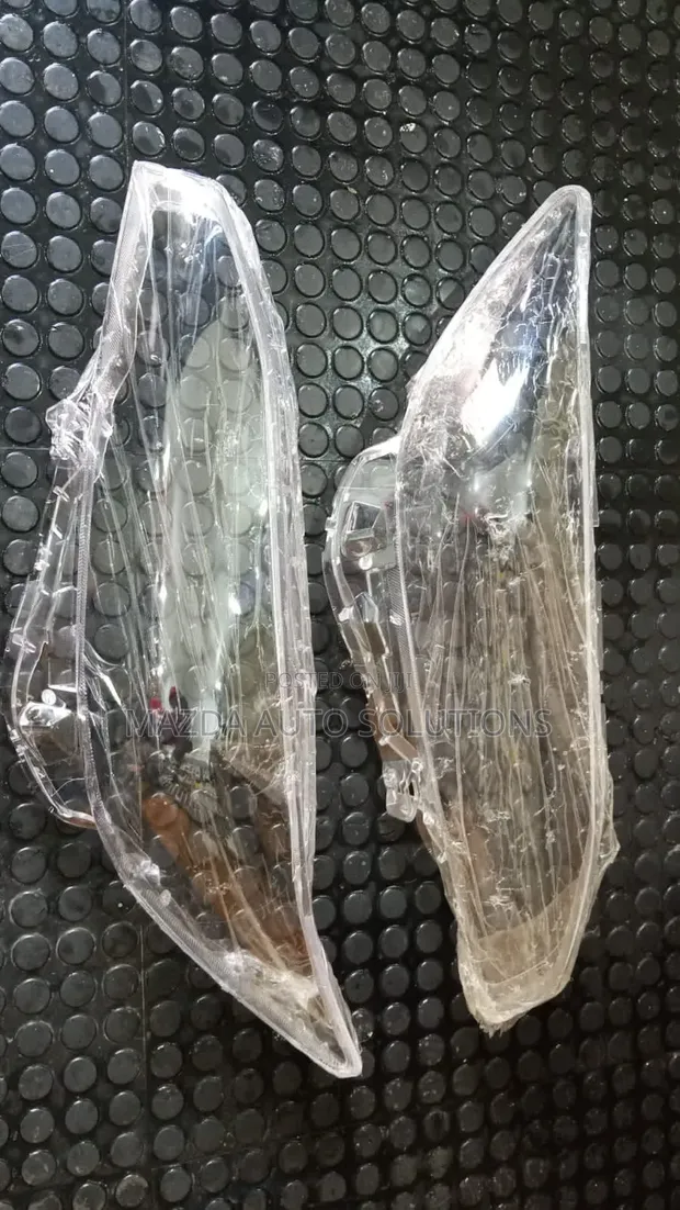 Toyota Wish 2018 Headlight Lens - 1
