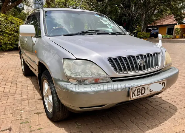 Toyota Harrier 3.0 V6 2001 Silver - 1