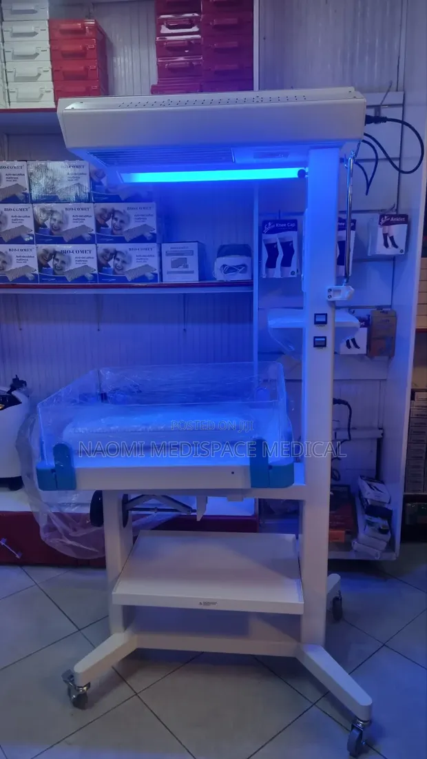 Infant Radiant Warmer / Neonatal Incubator - 1