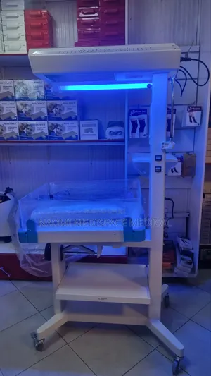 Infant Radiant Warmer / Neonatal Incubator