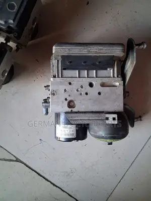Mercedes-Benz W211 SBC Unit