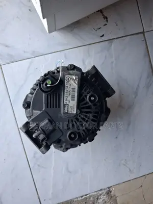 Alternator ya Mercedes-Benz OM642 (180A)