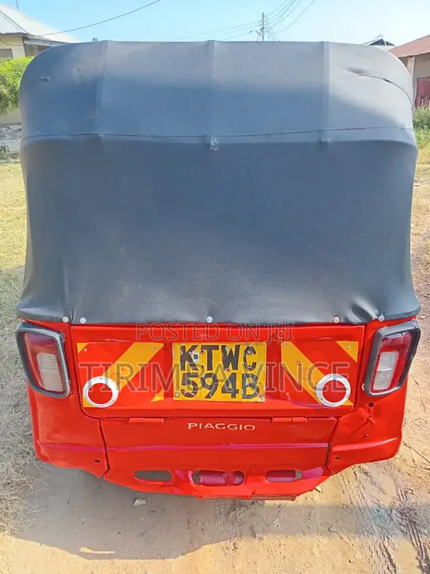 Piaggio 2019 Three-Wheeler - 1