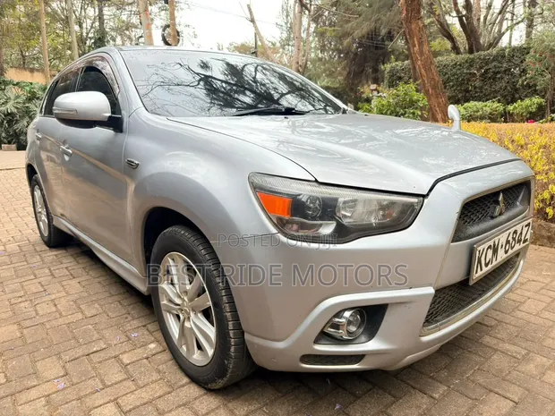Mitsubishi RVR 2010 Silver - 1