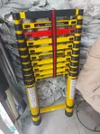 Single Telescopic Fiberglass Extension Ladder (3.8m-5m) - 2