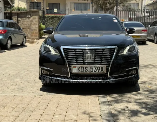Toyota Crown 2016 Nyeusi - 1