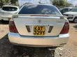 Toyota Corolla 2005 Nyeupe - 2