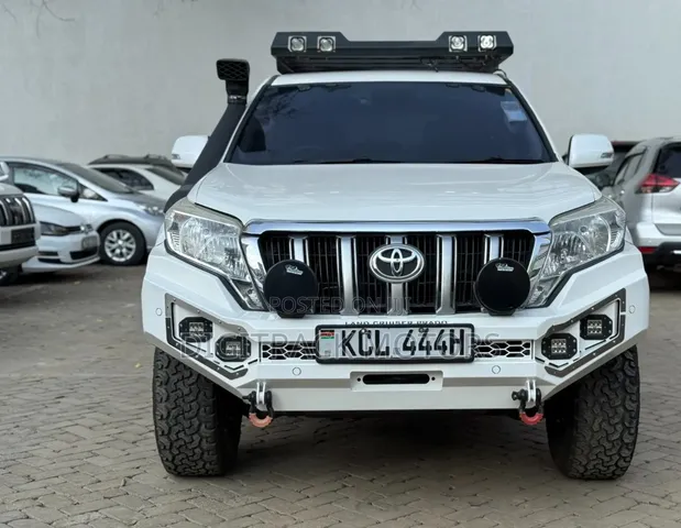 Toyota Land Cruiser Prado 2012 Nyeupe - 1
