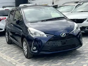 Toyota Vitz 2019 Bluu Hybrid