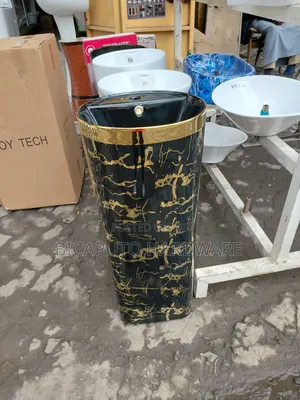 Stand Alone Hand Wash Basin - Nyeusi na Dhahabu