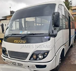 Isuzu NQR 2014 Bus la Wafanyakazi