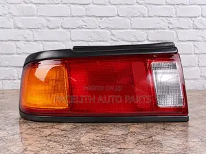 Depo Tail Lamp kwa Nissan Sunny B13 (1990-1991)