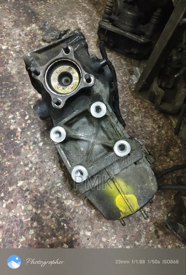 Toyota Noah Voxy Rear Differential - 1