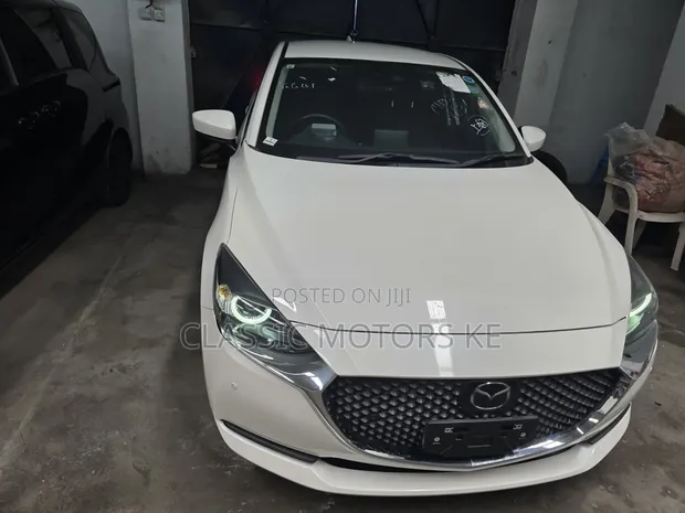 Mazda 2 2020 White - 1