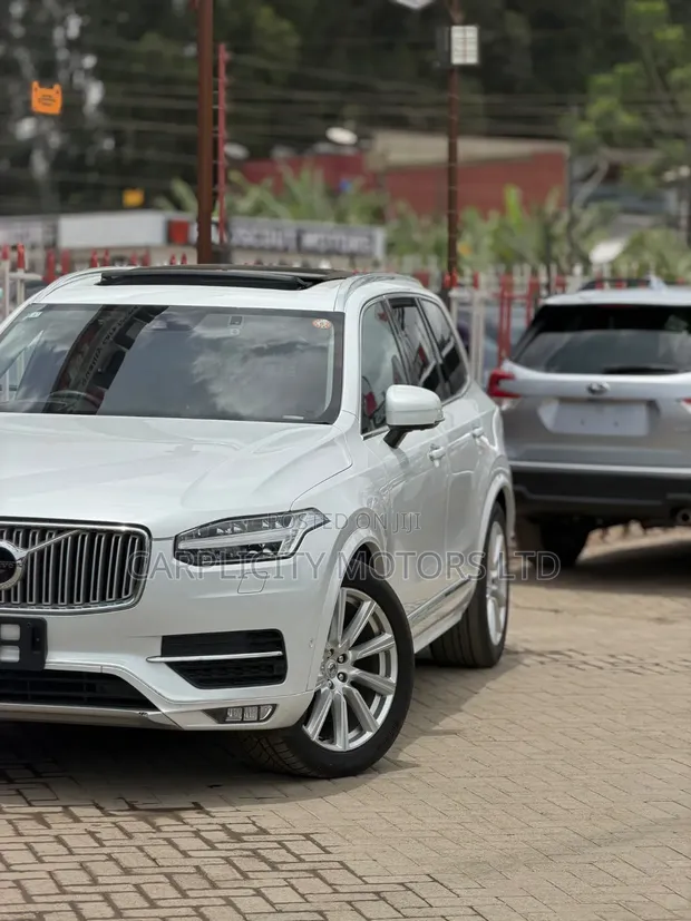 Volvo XC90 T6 Inscription AWD 2019 White - 1