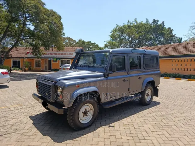 Land Rover Defender 2014 Kijivu - 1