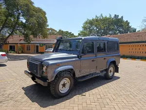 Land Rover Defender 2014 Kijivu