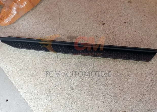 Premium Side Steps for Toyota Hilux Travo Double Cab - 1