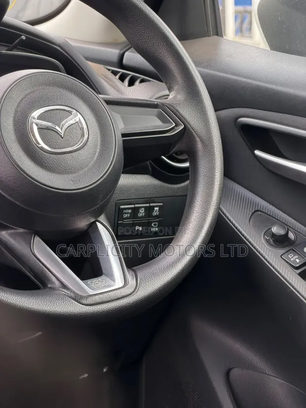 Mazda Demio 2019 White - 1