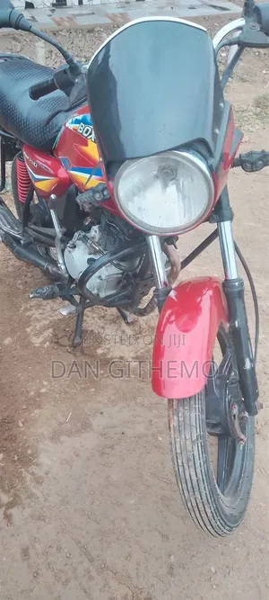 Bajaj Boxer 150 UG 2022 Nyekundu
