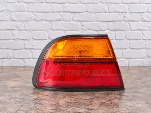 Depo Tail Lamp kwa Nissan Sunny B14 (1996-1997)