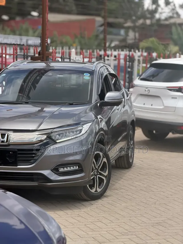 Honda Vezel 1.5 Hybrid 2WD 2019 Gray - 1