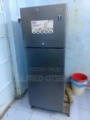 Von (Hotpoint) Friji la Mlango Mbili na Freezer Juu
