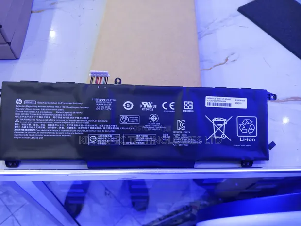 Original HP SD06XL Laptop Battery - 1