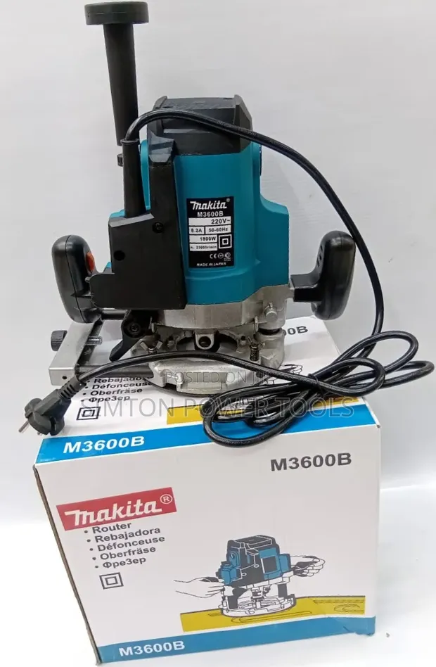 Makita M3600B Plunge Router - 1