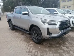 Toyota Hilux Revo Double Cab 2.4 Diesel AWD 2021 Silver